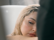 Hadise, Son Şarkısı Feryat’ın Klibindeki Cesur Tarzıyla Konuşulmaya Devam Ediyor