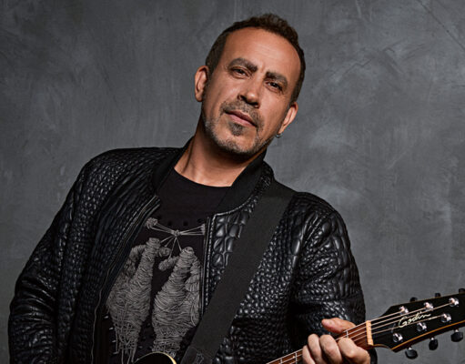 Haluk Levent, depremzedeler için sahne aldı