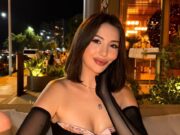 Psikolog Zeynep yaren Mete 25. yaş gününü sevdikleriyle kutladı.