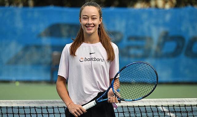 zeynep-sonmez-den-melbourne-de-kendisini-destekleyen-turk-taraftarlara-tesekkur-4662